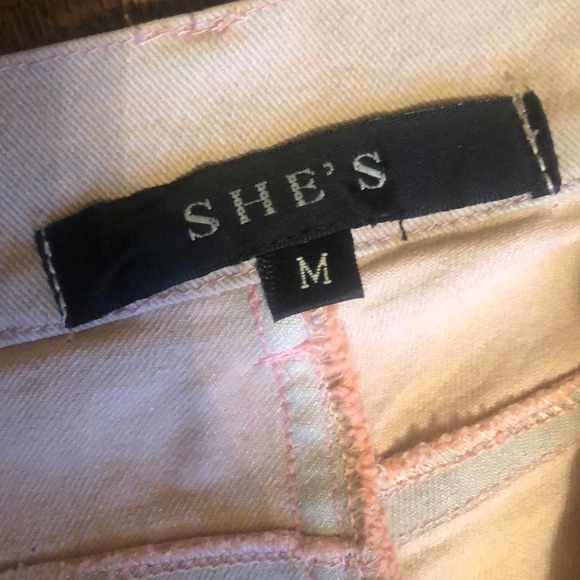 She’s size medium jeans - Picture 5 of 5